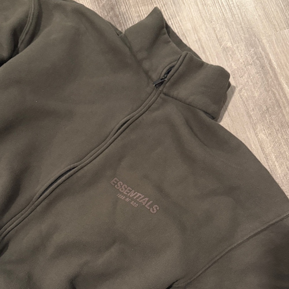 Essentials Khaki Green Tracksuit Set - Picture 4 of 4
